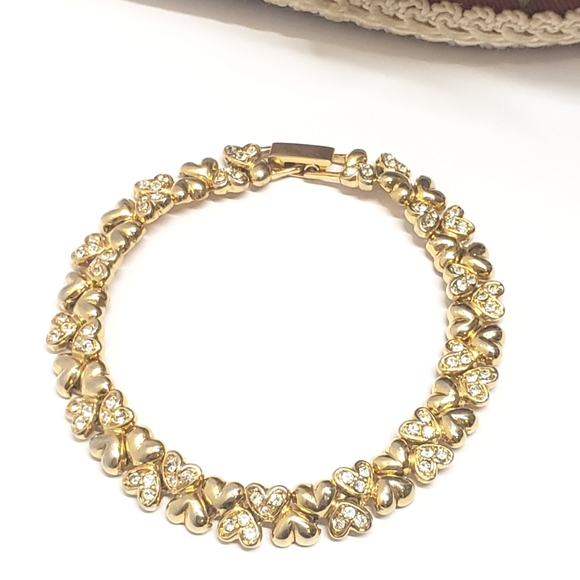 Vintage Jewelry - Vintage Gold Tone Crystal Heart Link Bracelet